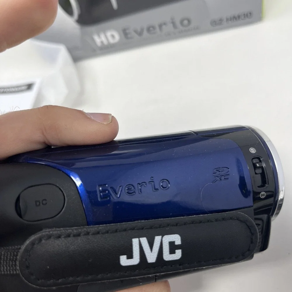 JVC Everio HD Camcorder GZ-HM30AU 40x Optical Zoom Blue W/ Box No Battery Tested
